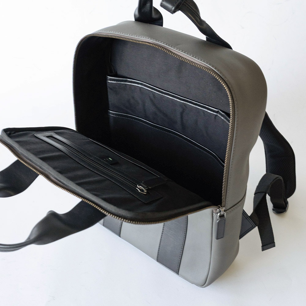 ビジネスレザーリュックブラック多機能ポケット付きA４ファイル収納