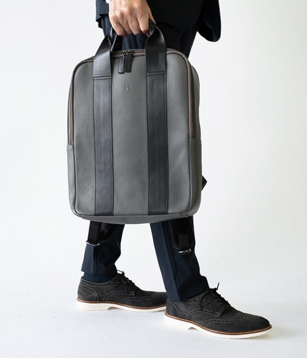 通勤におすすめビジネスレザーリュックブラック