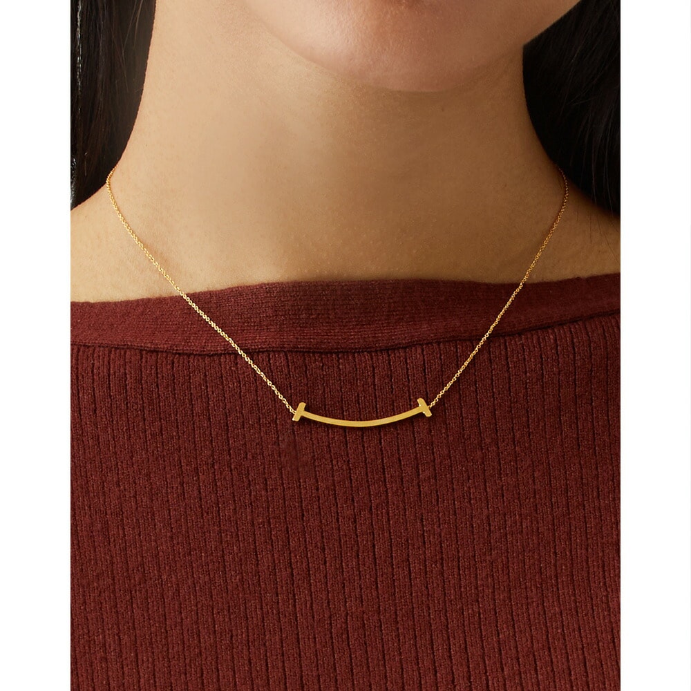 送料無料 日本製 思わず微笑んでしまいそうなスマイルネックレス