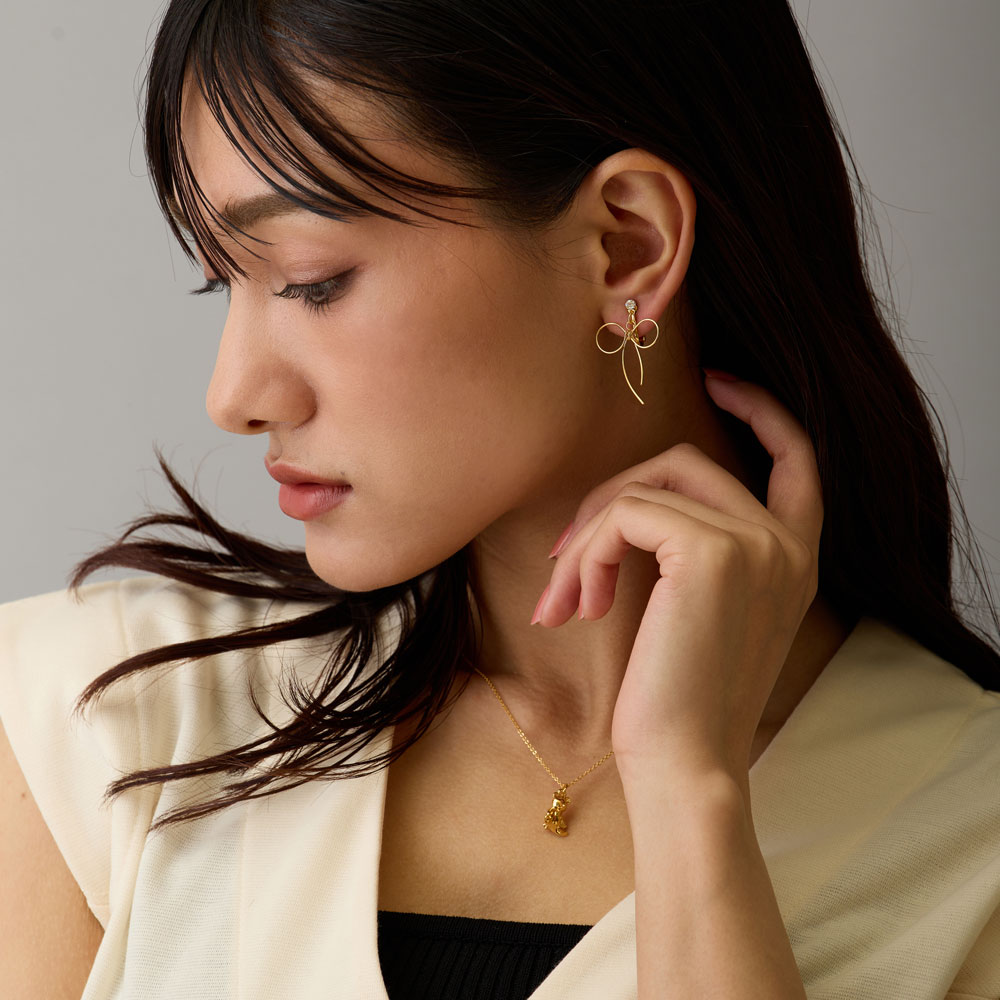 テディベアモチーフがデコルテに寄り添うネックレス | ネックレス