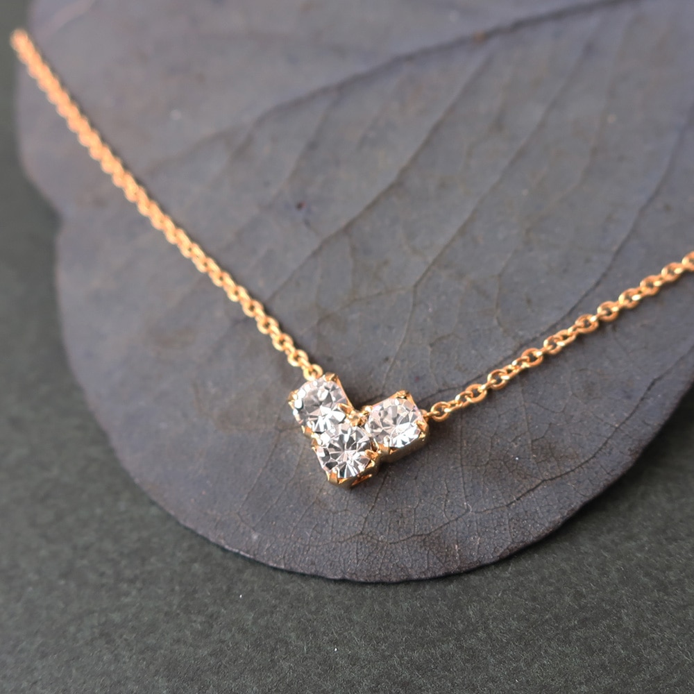 ete ネックレス K10 V字ライン ストーン ete ネックレス K10 V字ライン ストーン ete ネックレス K10 V字ライン