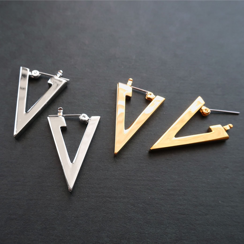 日本製 地金ピアス V字フォルムピアス キャッチレス 金属アレルギー
