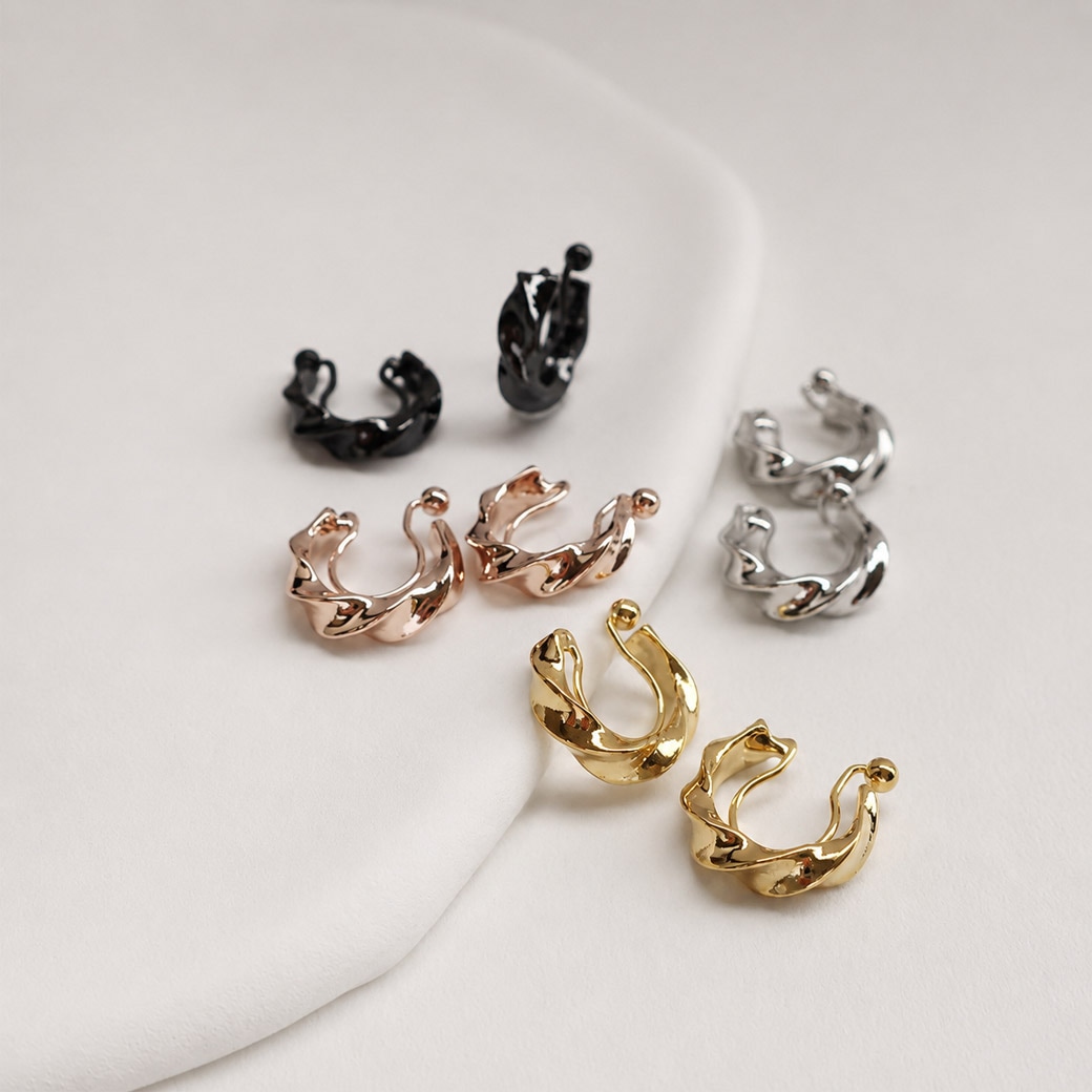 Twist Hoop Earrings｜小ぶりひねりフープイヤリング・ピアス | ピアス