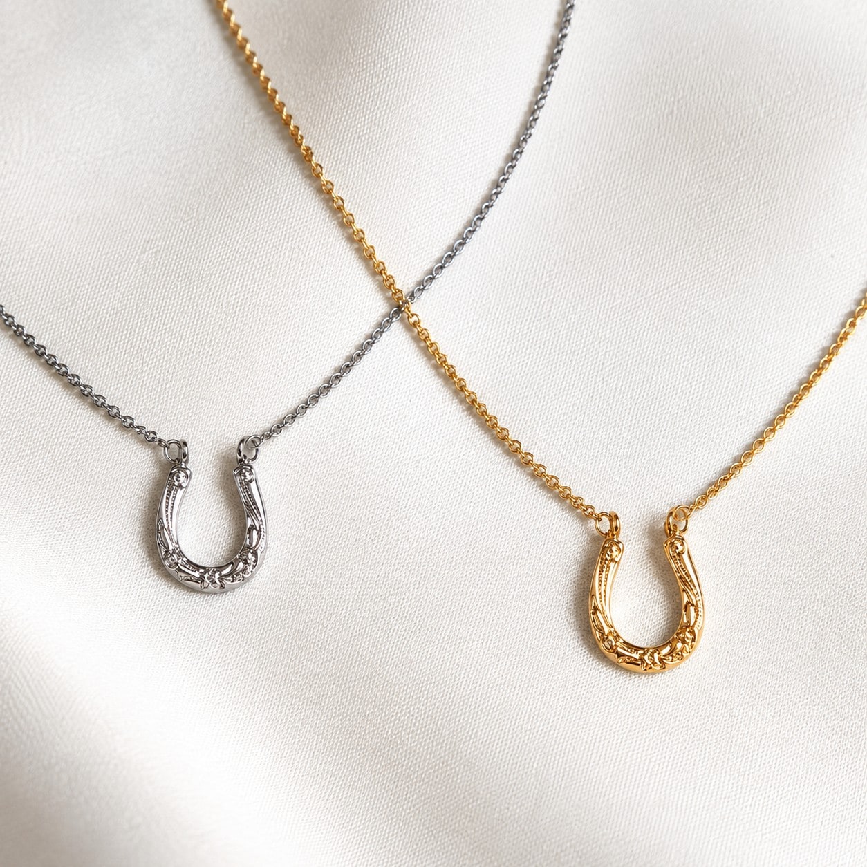 Hawaiian Horseshoe Necklace｜幸運を運ぶハワイアン馬蹄ネックレス