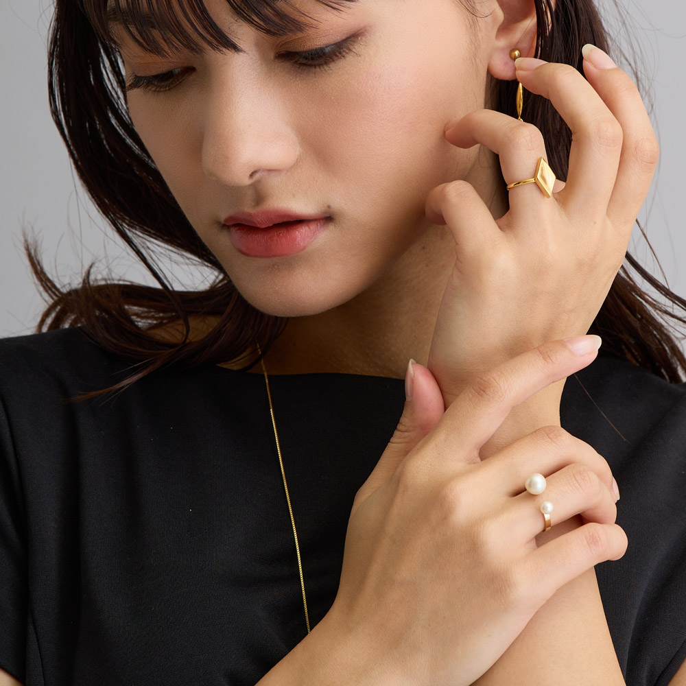 送料無料 パールを飾ったゴールドが美しい フォークパールリング