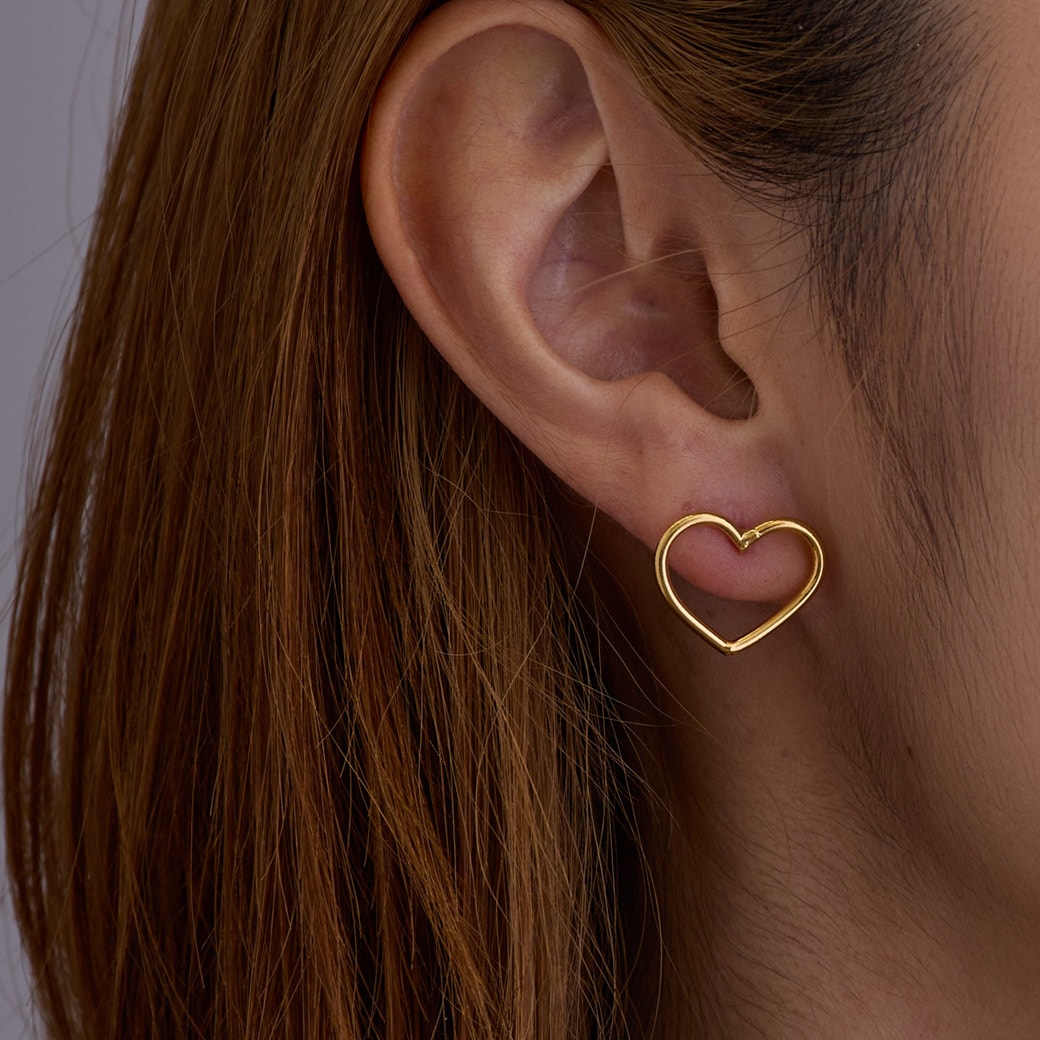日本製 ハートピアス 金アレ対応 軽い着け心地 ゴールド＆シルバー