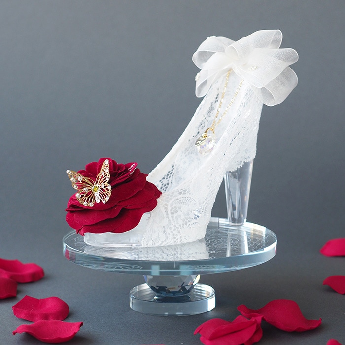 シンデレラのガラスの靴 プリンセスローズ 赤いバラのガラスの靴