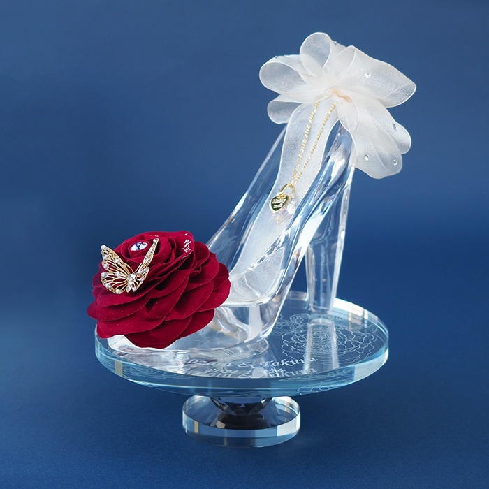 誕生石付き赤バラのシンデレラのガラスの靴・プリンセスローズ
