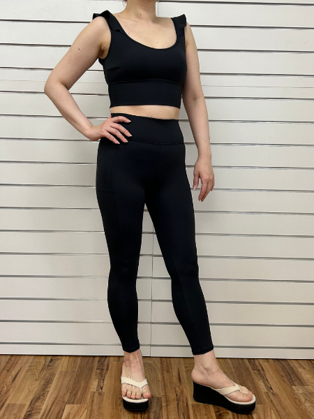 無地フリルショルダーブラトップス