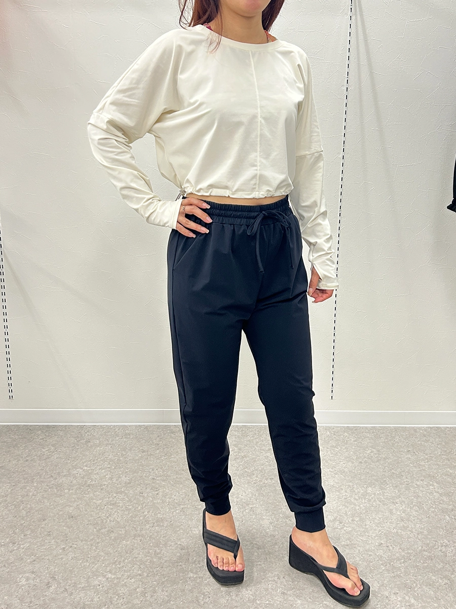 エコ素材ストレッチクロップド丈トップス