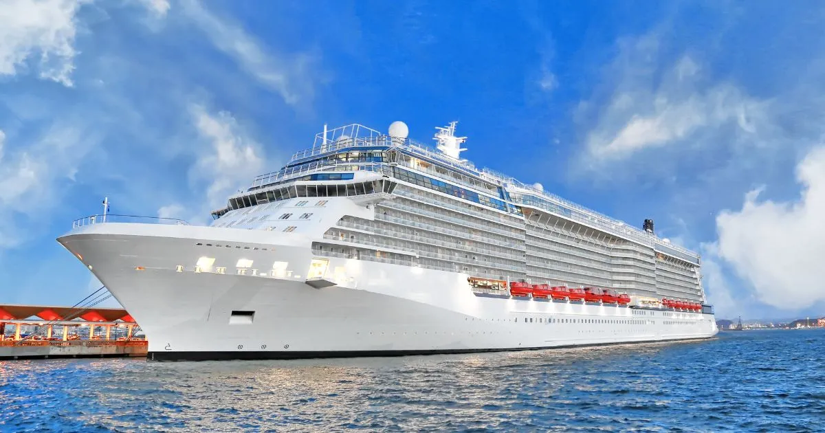 【2023年最新】冬のヨガにおすすめの服装とは？普段着としても使えるおすすめウェアや選び方もご紹介