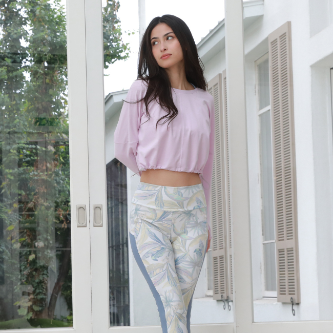 エコ素材ストレッチクロップド丈トップス