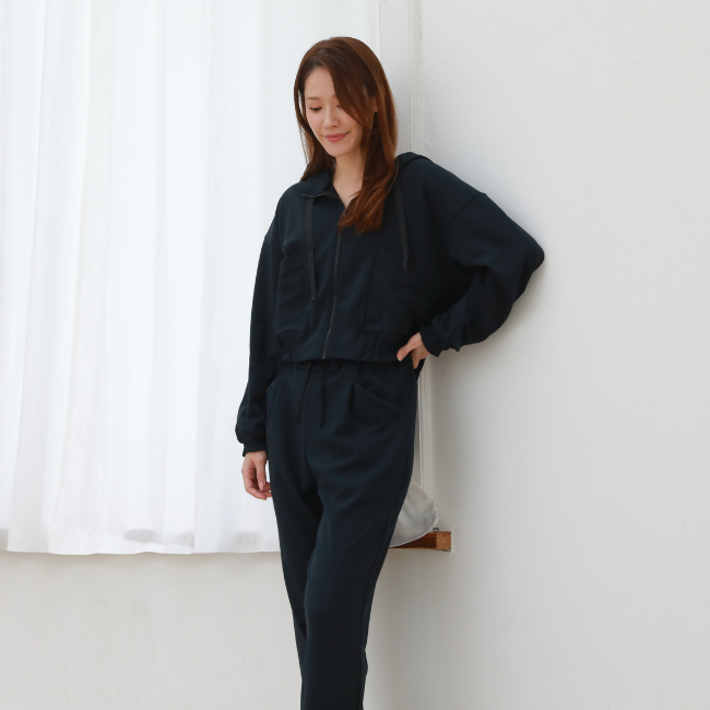 ダンボールニットクロップド丈パーカー