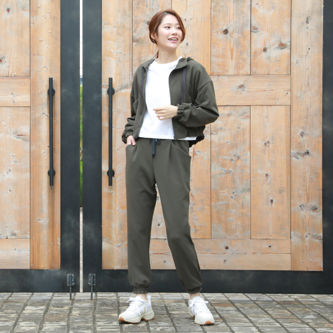 ダンボールニットクロップド丈パーカー