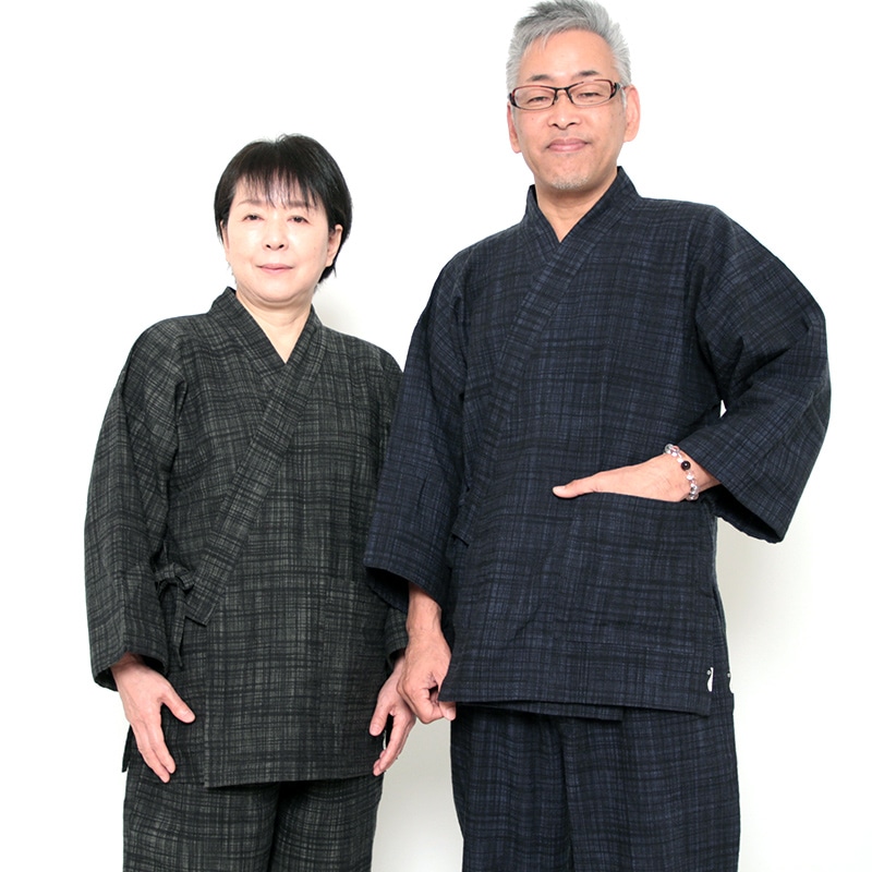 作務衣「五感 遠州織 グリーン」モデル写真