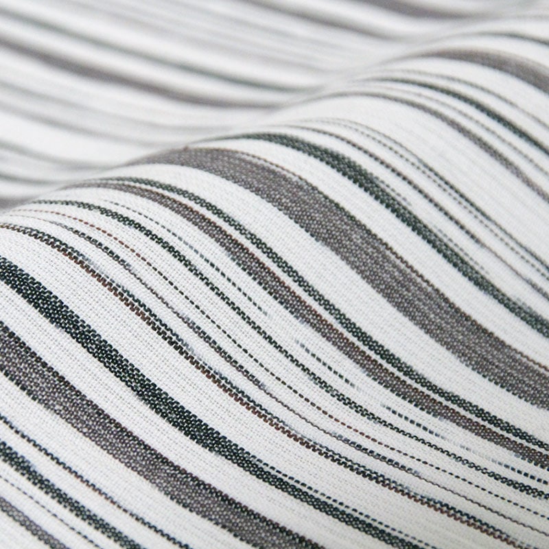 D. uneune(ウネウネ)黒イメージ写真