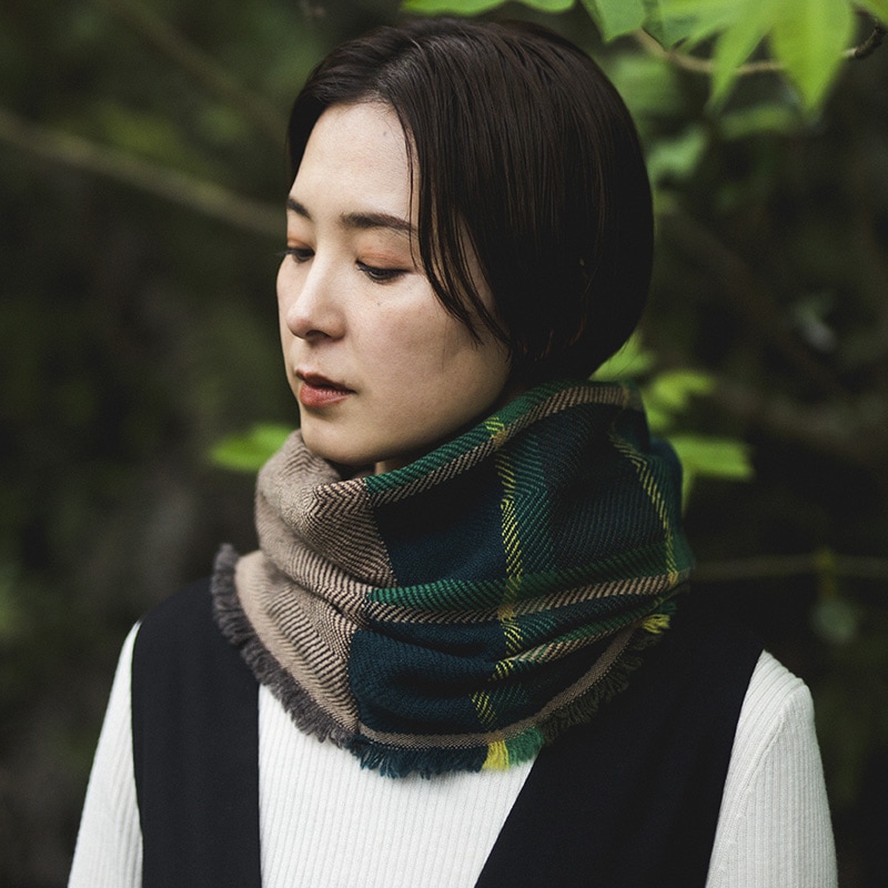 NECKABLE WOOL SNOOD CHECK ウールスヌードの写真