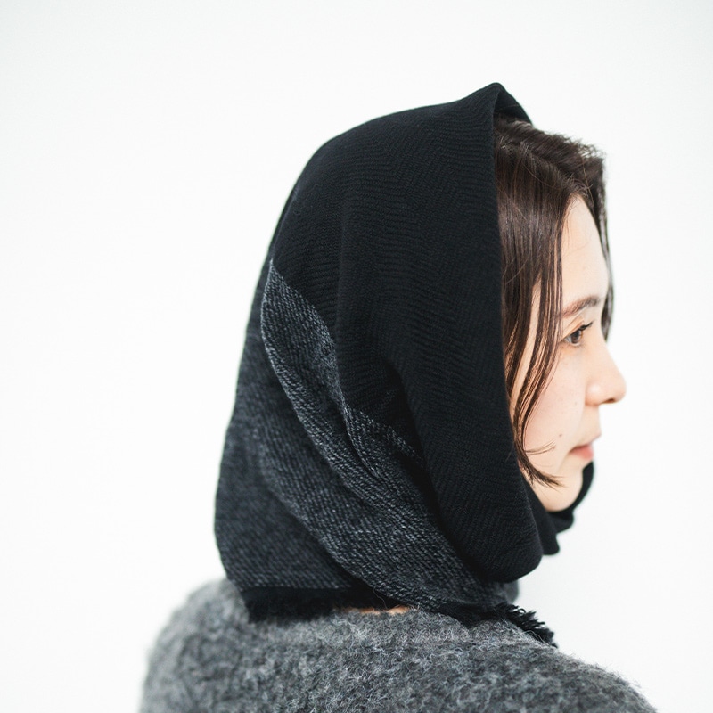 NECKABLE WOOL FLARE SNOOD ウールフレアスヌードの写真