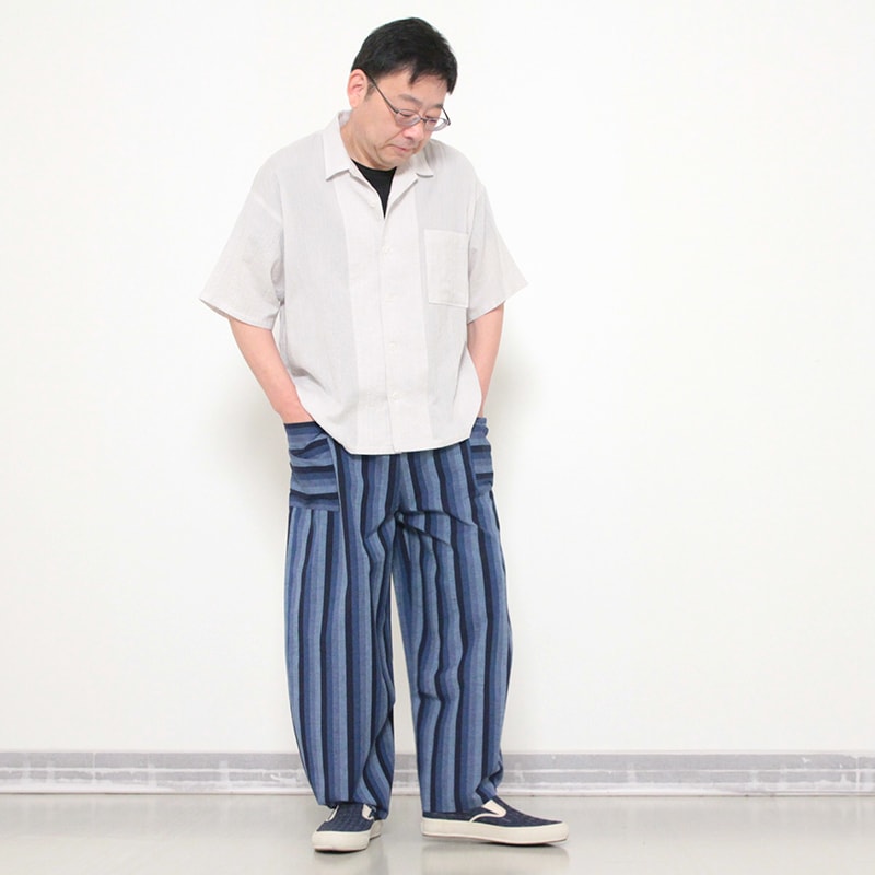 つくしワイドパンツブルー着用写真