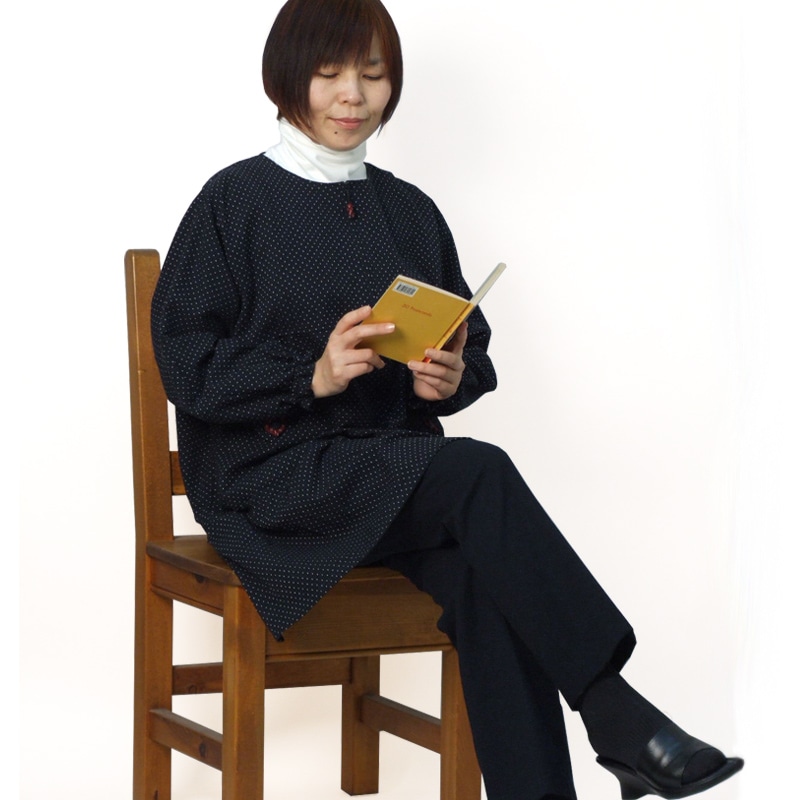 スモックエプロン 切替えギャザー 黒/白