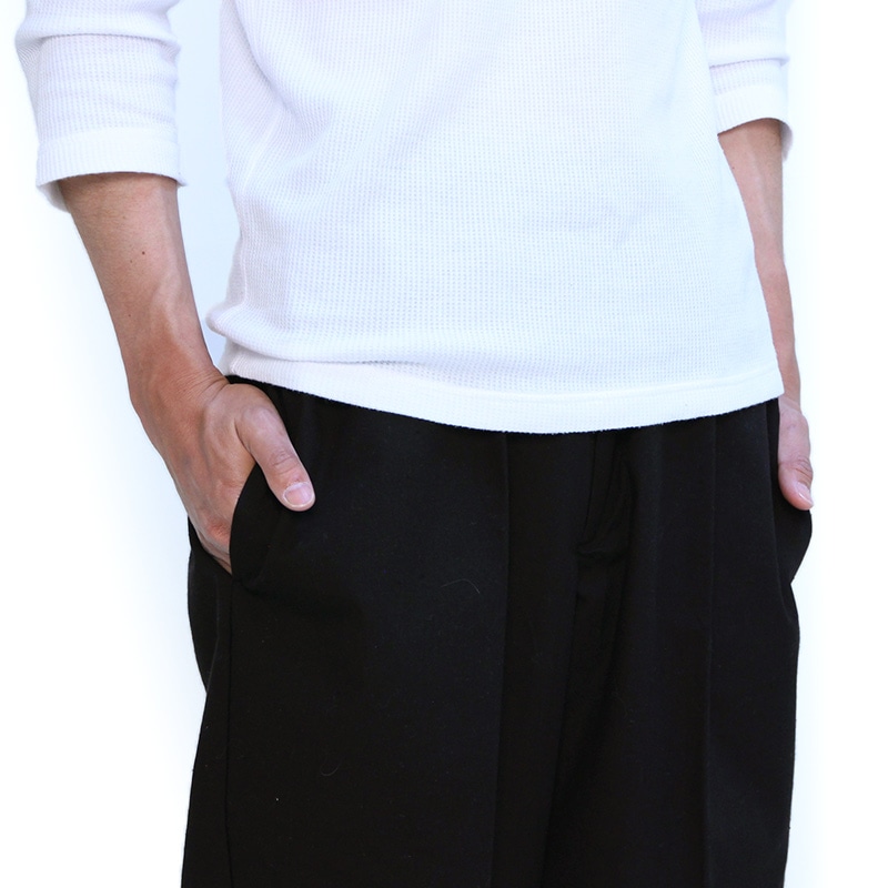 【新型】作務衣 [紬織り パンツ両サイドポケット仕立て] 黒 通年用 綿100％ M/L/LL