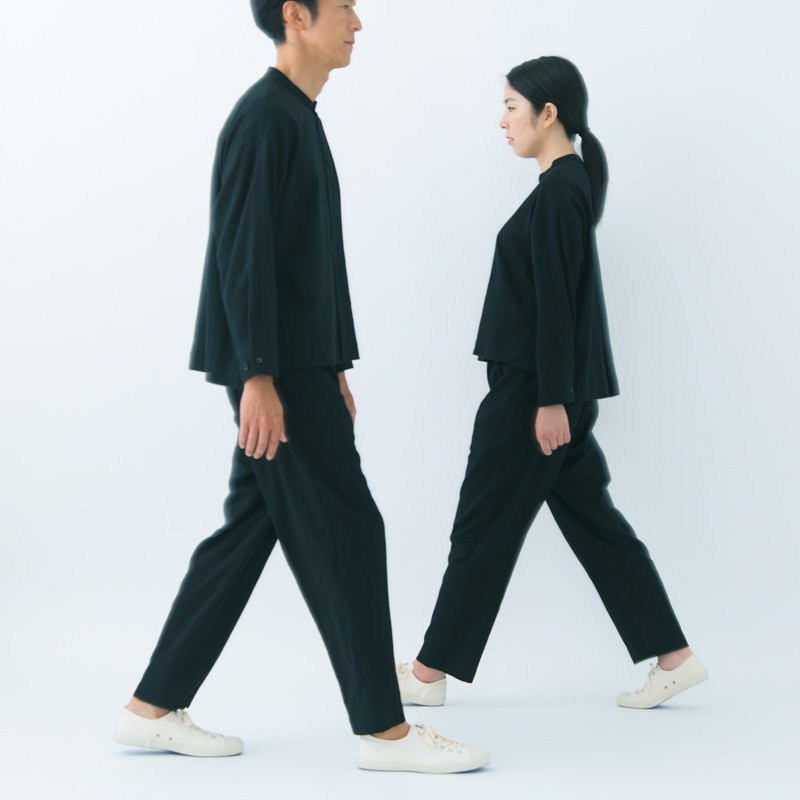 SHIJIRA STANDING COLLAR SHIRT着用写真