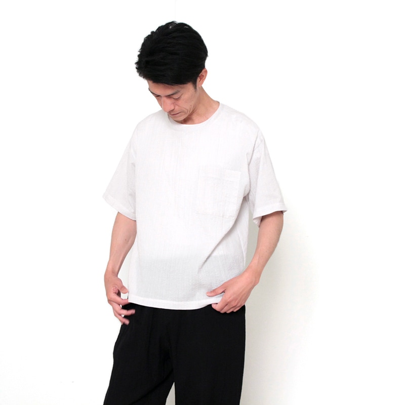 SHIJIRA T-SHIRT着用写真