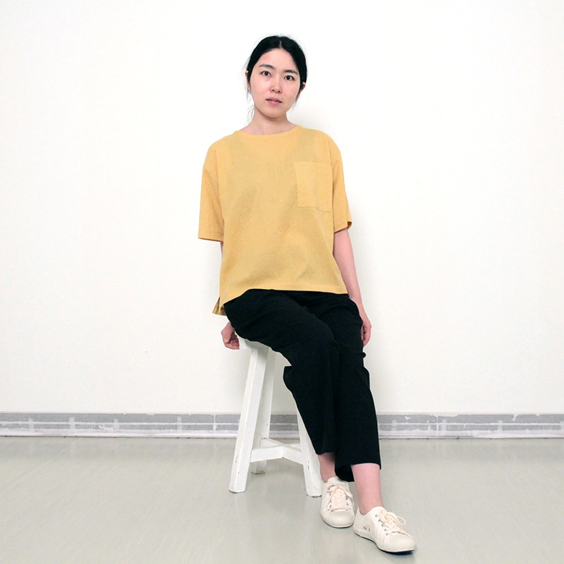 SHIJIRA T-SHIRT着用写真