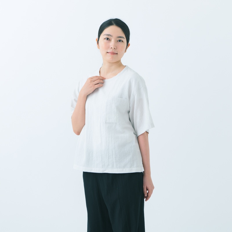 SHIJIRA T-SHIRT着用写真