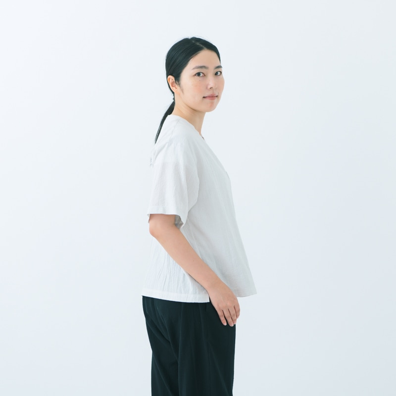 SHIJIRA T-SHIRT着用写真