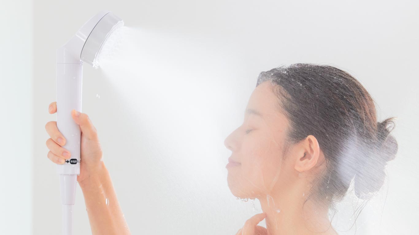 バブリージョワーで洗顔する様子