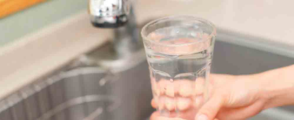 コップの水 イメージ画像