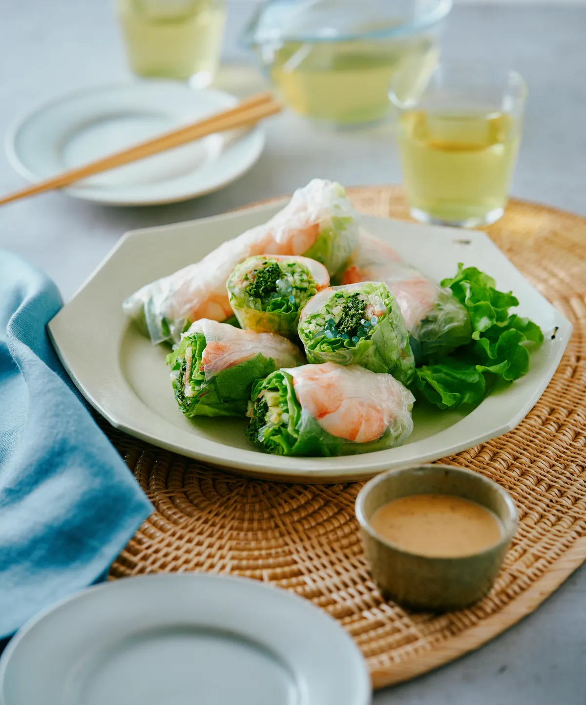 完成した茶殻を包んだ和風生春巻き