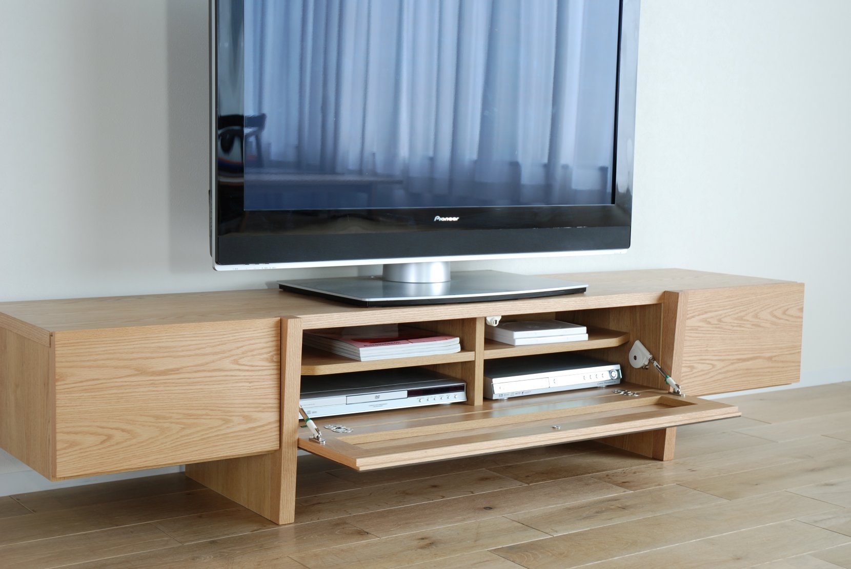 バレーナ TVボード テレビボード テレビ台 ローボード  TV台 ローボード 日本製 国産テレビボード 国産テレビ台 木製 テレビ台 天然木 おしゃれ おしゃれ 北欧 完成品 150 180 200 150cm 180cm 200cm 55インチ  65インチ 75インチ リビング リビング収納