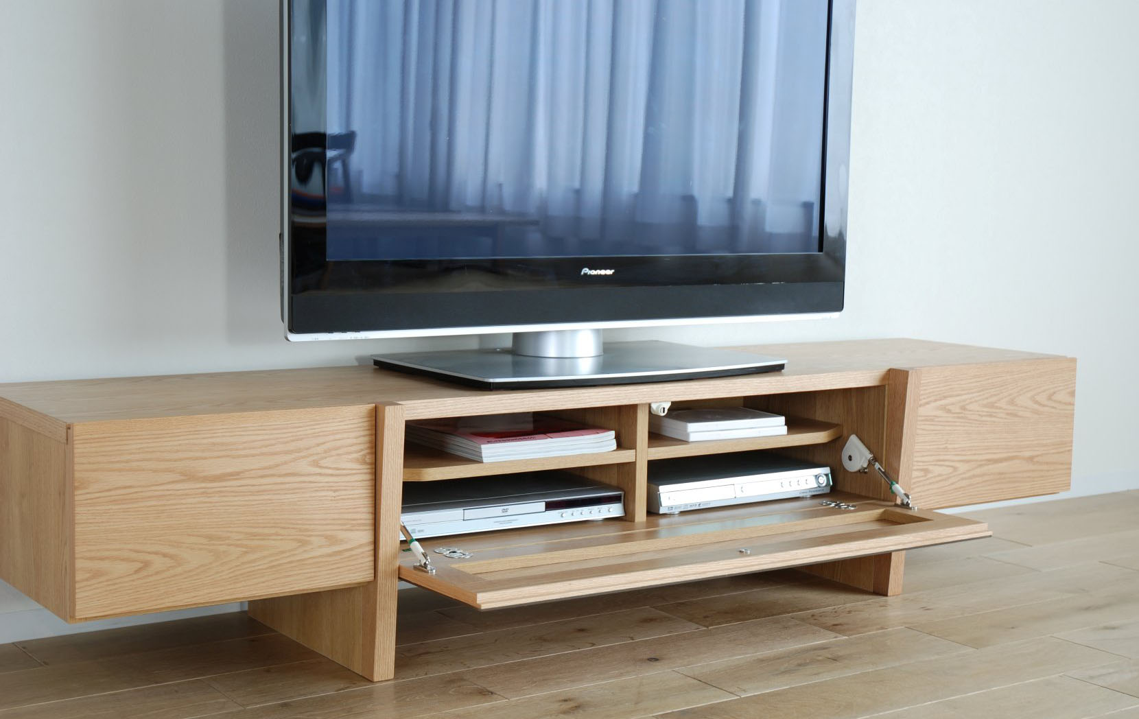 バレーナ TVボード テレビボード テレビ台 ローボード  TV台 ローボード 日本製 国産テレビボード 国産テレビ台 木製 テレビ台 天然木 おしゃれ おしゃれ 北欧 完成品 150 180 200 150cm 180cm 200cm 55インチ  65インチ 75インチ リビング リビング収納