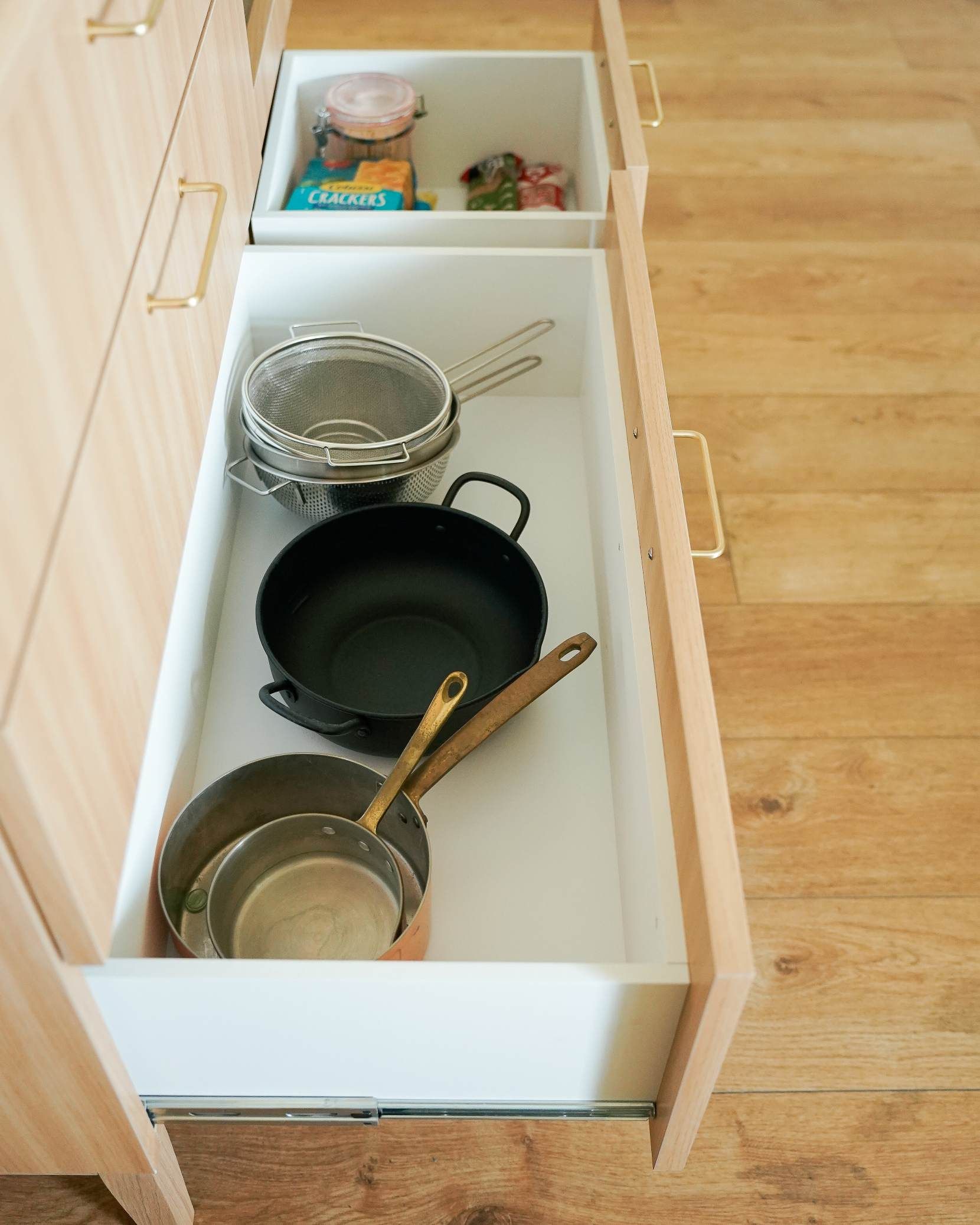 イフ 食器棚 キッチンボードグ カウンターボード カウンター ナチュラル ブラウン 収納家具 北欧 カップボード 木製 モールガラス 国産家具