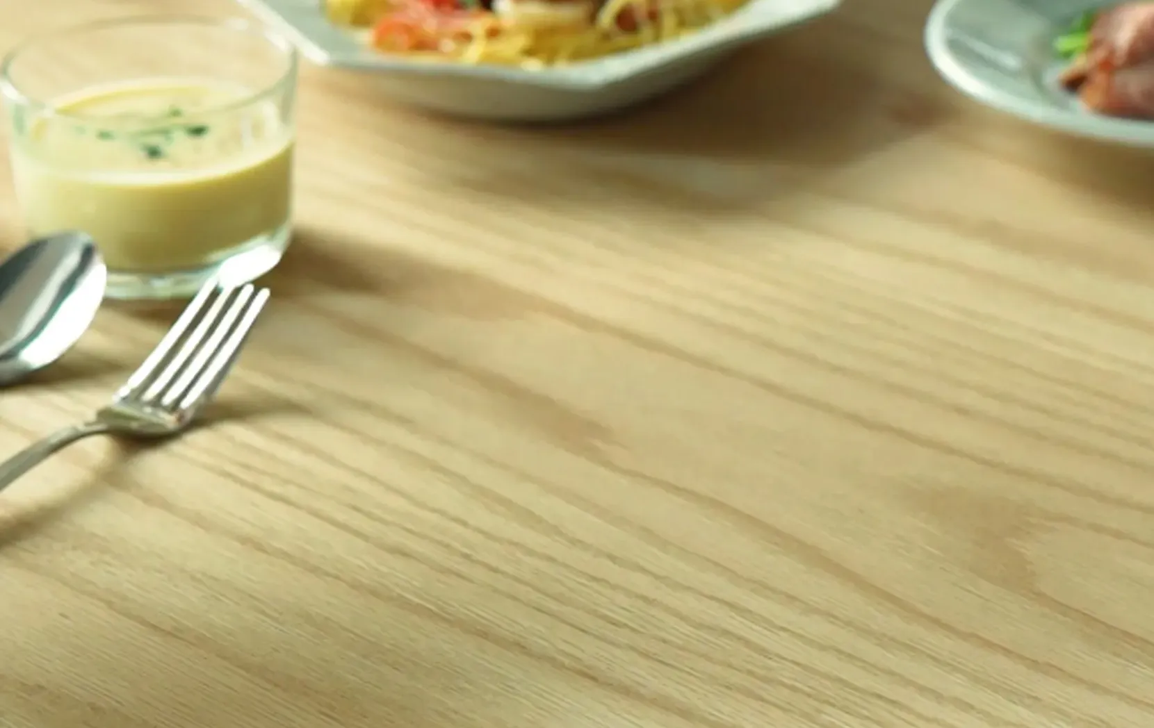 ミラージュ ダイニングテーブル 160cm 突板天板 豆型デザイン