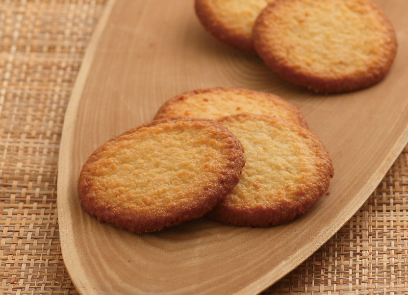 ココナッツバターサブレ｜商品一覧｜むか新 明治25年創業 大阪泉州の和洋菓子店