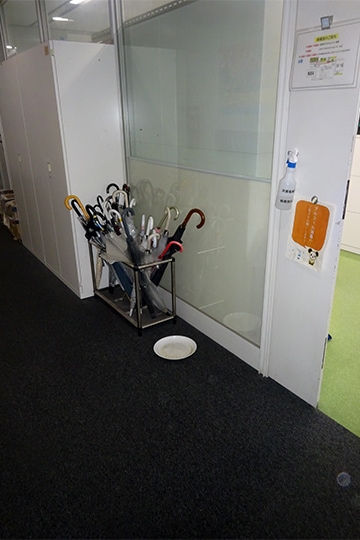 胡蝶蘭 回収後｜港区オフィス 通路がすっきり