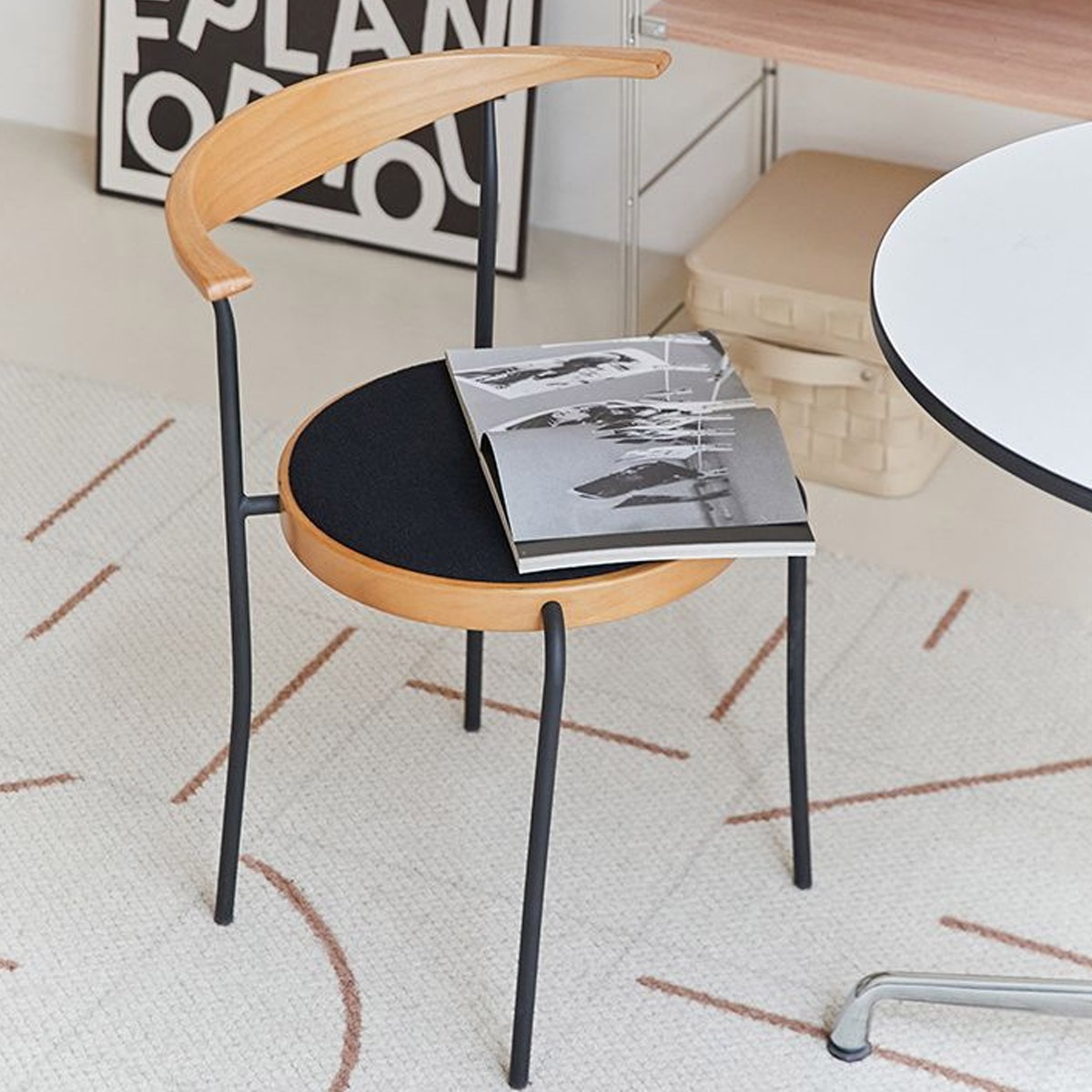 VeroMan ダイニングチェア 中古デザイン シンプルで軽奢な鉄製フレーム