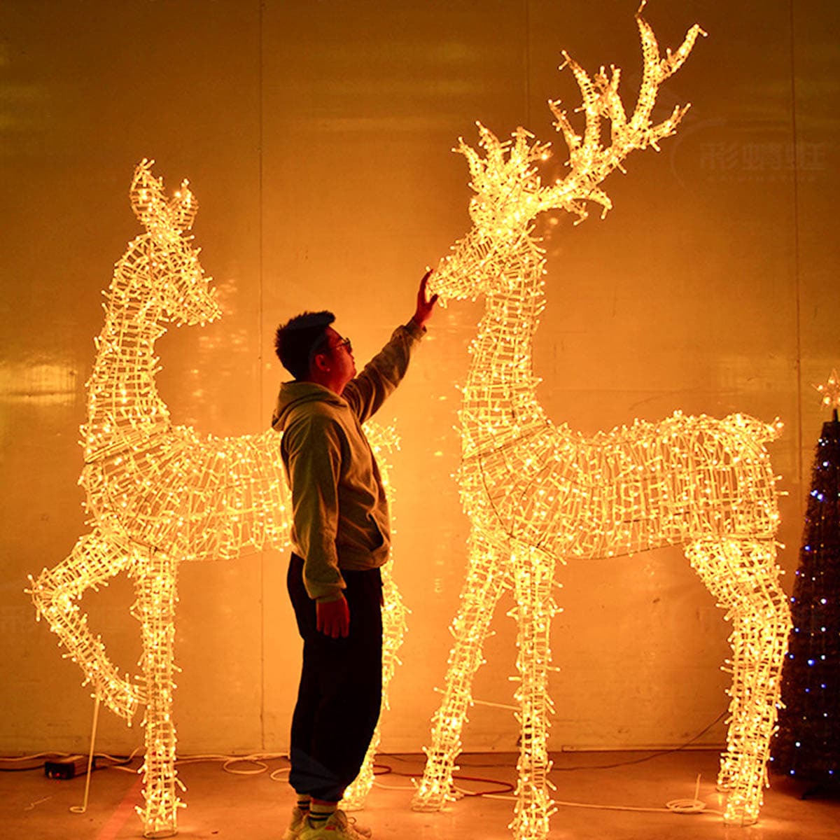 VeroMan 親子の鹿型イルミネーションライト 優美なゴールドの光で飾る