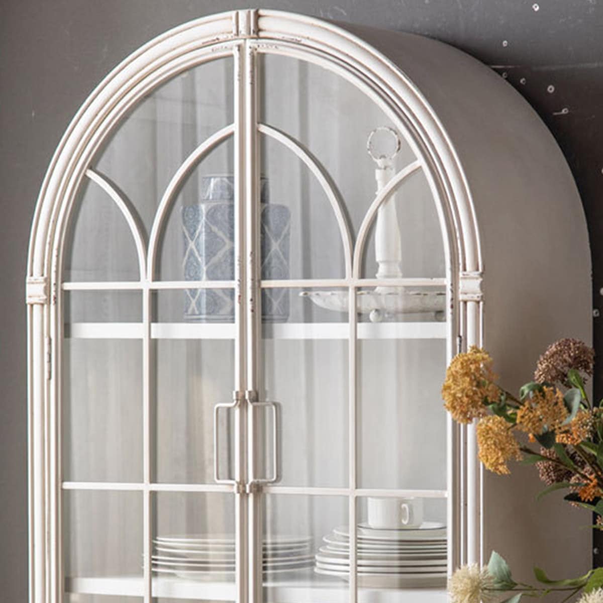 VeroMan 優雅なアーチ型キャビネット 収納とディスプレイを両立する