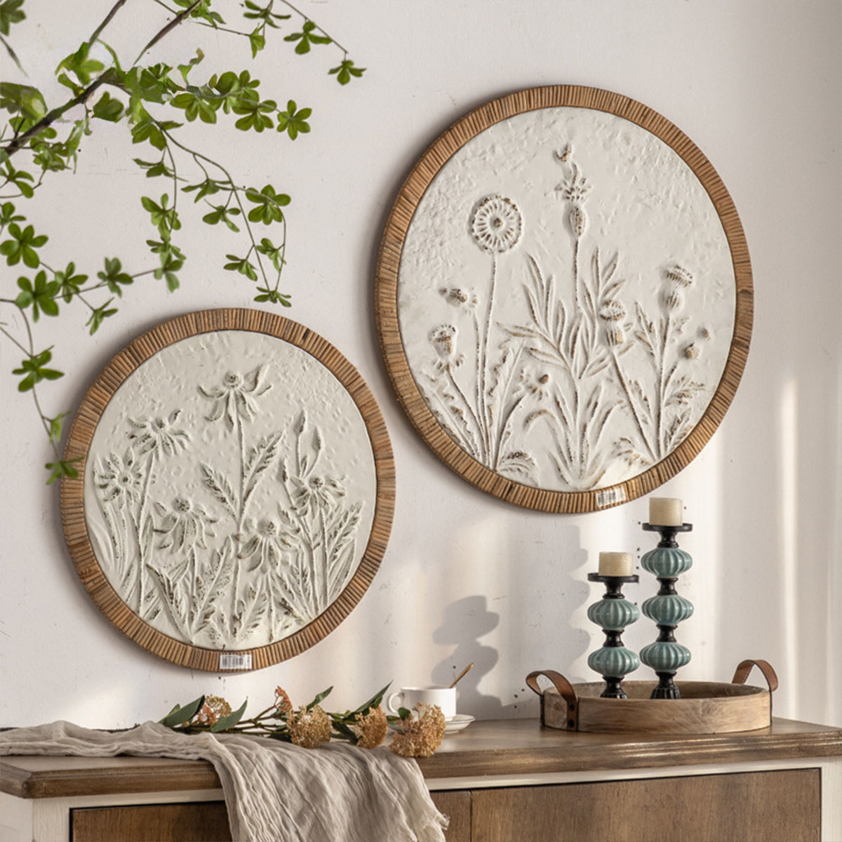 2個セット] VeroMan ラタンフレーム花柄壁掛けアート 丸型レリーフ装飾