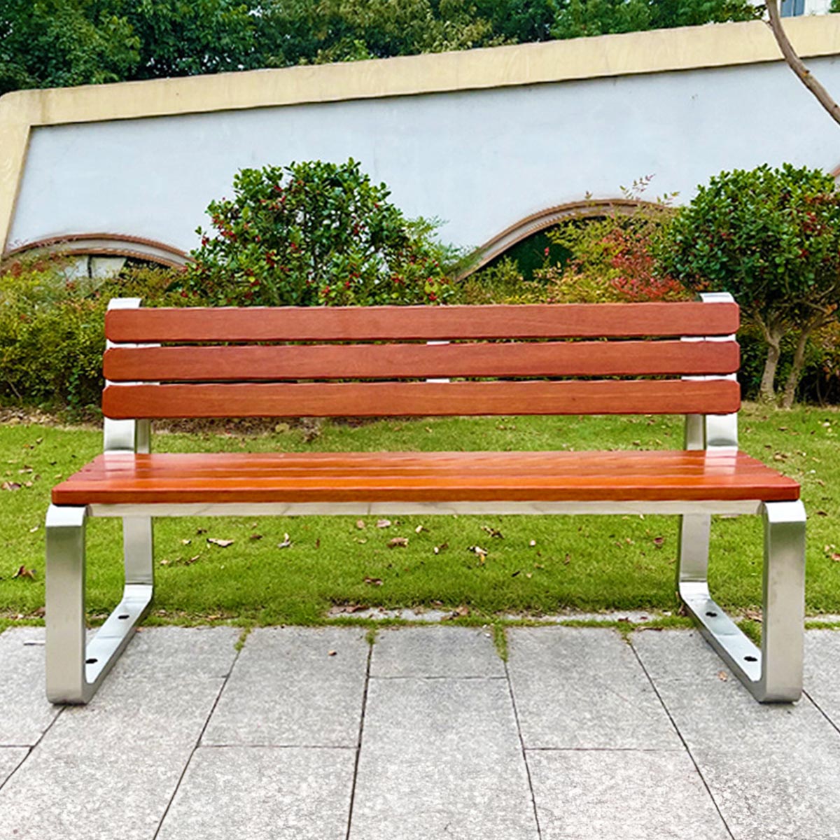 VeroMan やさしい質感の木材とステンレス 重厚感あふれるガーデン