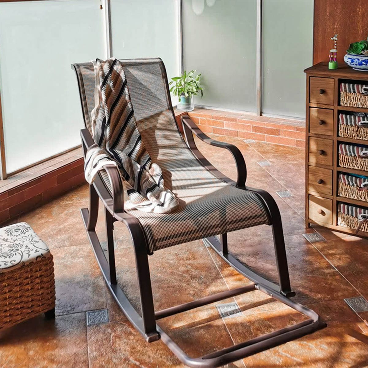 VeroMan ロッキングチェア 安定感のある屋外ロッキングチェア ソーラー