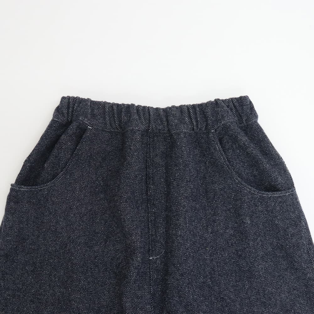 毛七デニム ひつじのノッポパンツ　パンツの正面ディティール