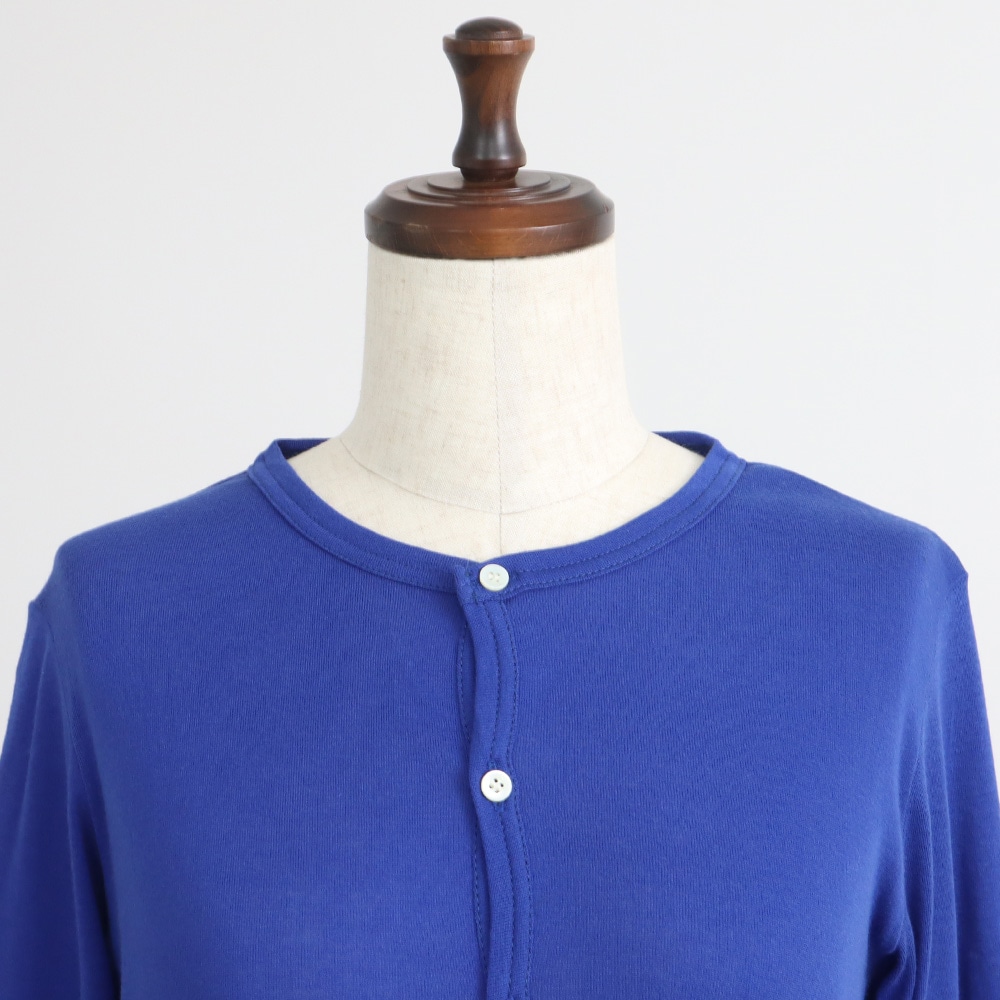 ソフトフライス ロングスリーブカーディガン　カーディガンの正面ディティール