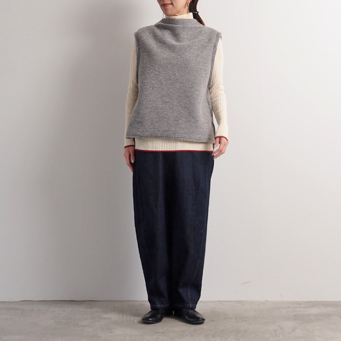 予約受付中！10月下旬納期<br>NARU(ナル) トラベルウールプレミアベスト 638230