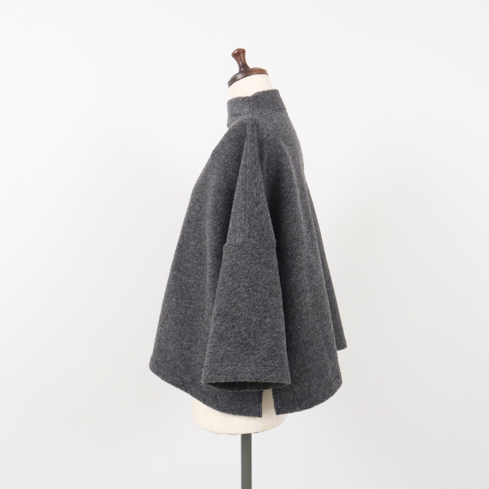 トラベルウールプレミアハイネックPO プルオーバーの正面ディティール