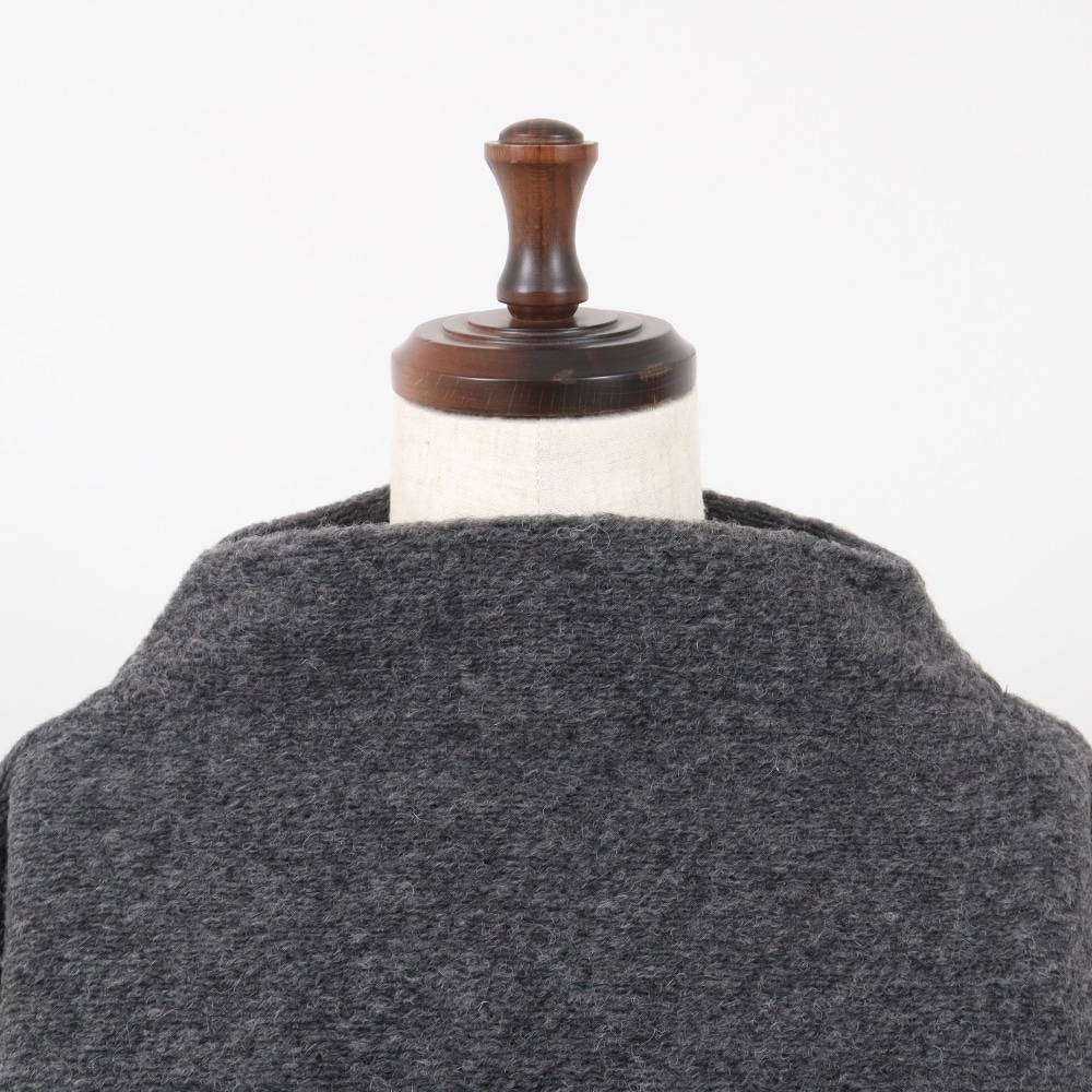 トラベルウールプレミアハイネックPO プルオーバーの正面ディティール